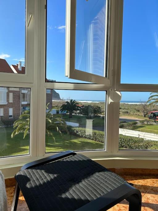 Playa De Berria -Apartamento Con Piscina Y Vistas Al Mar Santoña Exterior foto